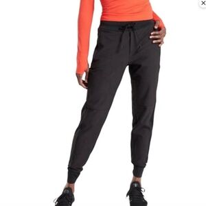 Athleta Highlands Hybrid Trek Jogger Black Size 2